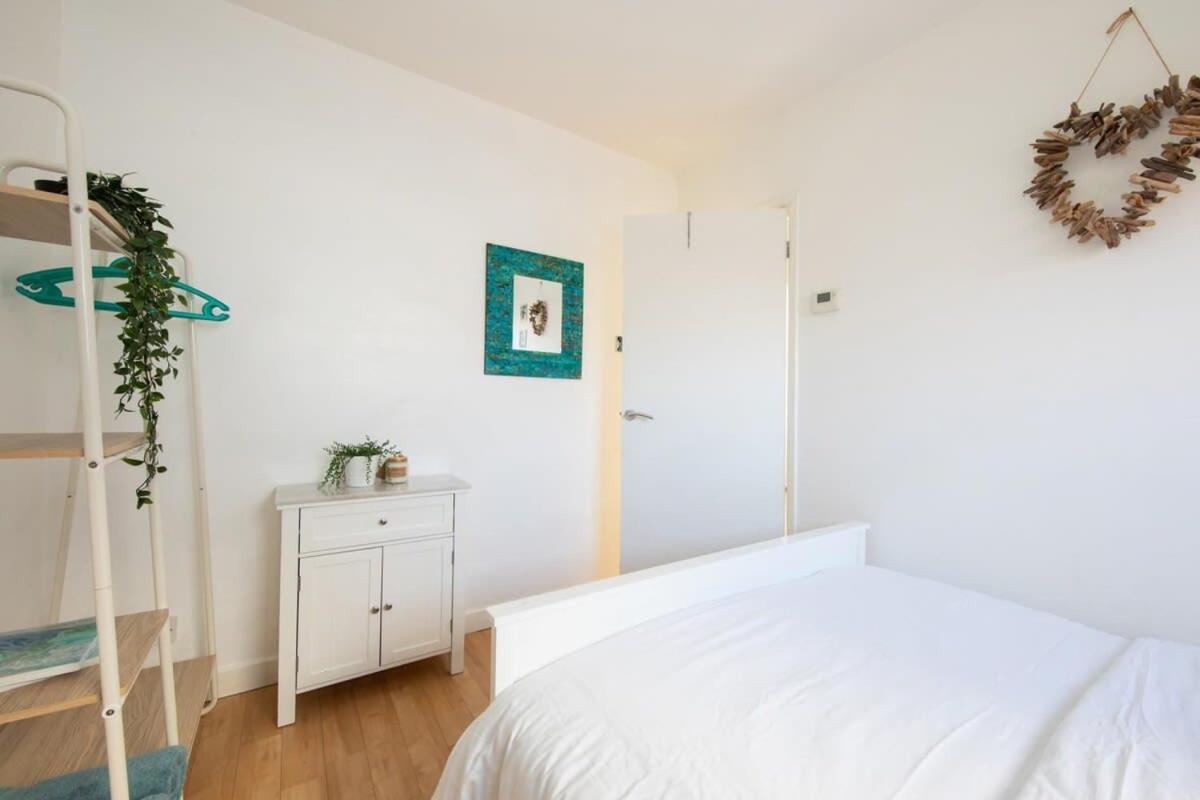 Sunny & Modern Near The Beach & Village W Parking 이스트 위터링 외부 사진